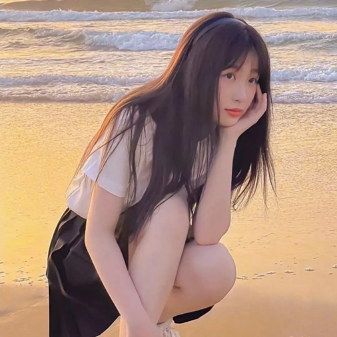 腰间持枪